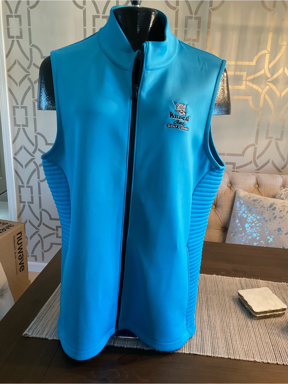 Under Armour Women’s Vest Bright Turquoise Zip Front